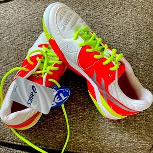 ASICS Gel Tennis shoes. Brand new with tags. Perfect for this seasons tennis.